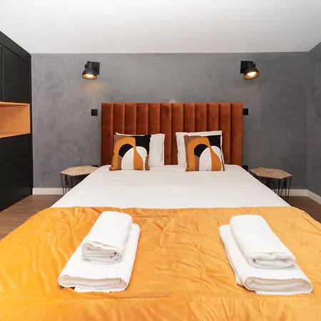The Charm Of Bolhao - Denver Oporto